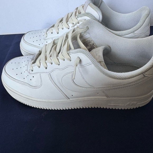 Men’s Low Cut All White Nike Air Force 1’s Size 11.5 Authentic Fast Shipping - Picture 15 of 16